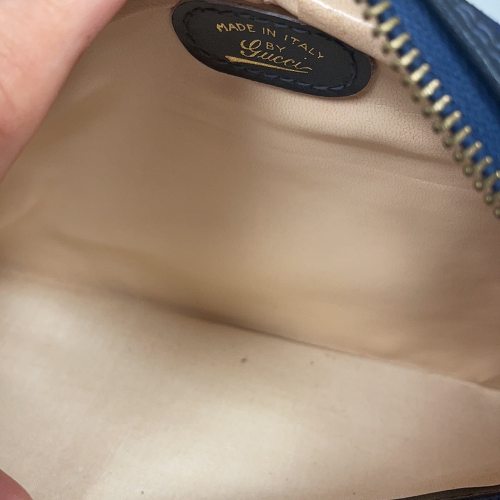 SOLD💙Vintage Gucci Toiletry Pouch💙 - Picture 15 of 16